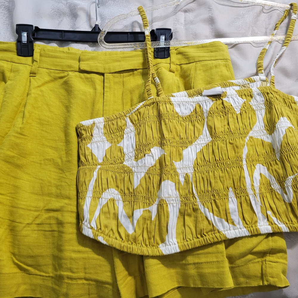 Yellow Bermuda Short Set with Elastic Waistband and Matching Top